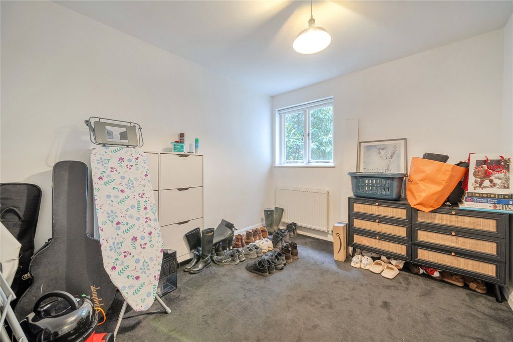 Additional image 8 of 3 bed flat for saleManor Place, Mavelstone Road, Bromley BR1