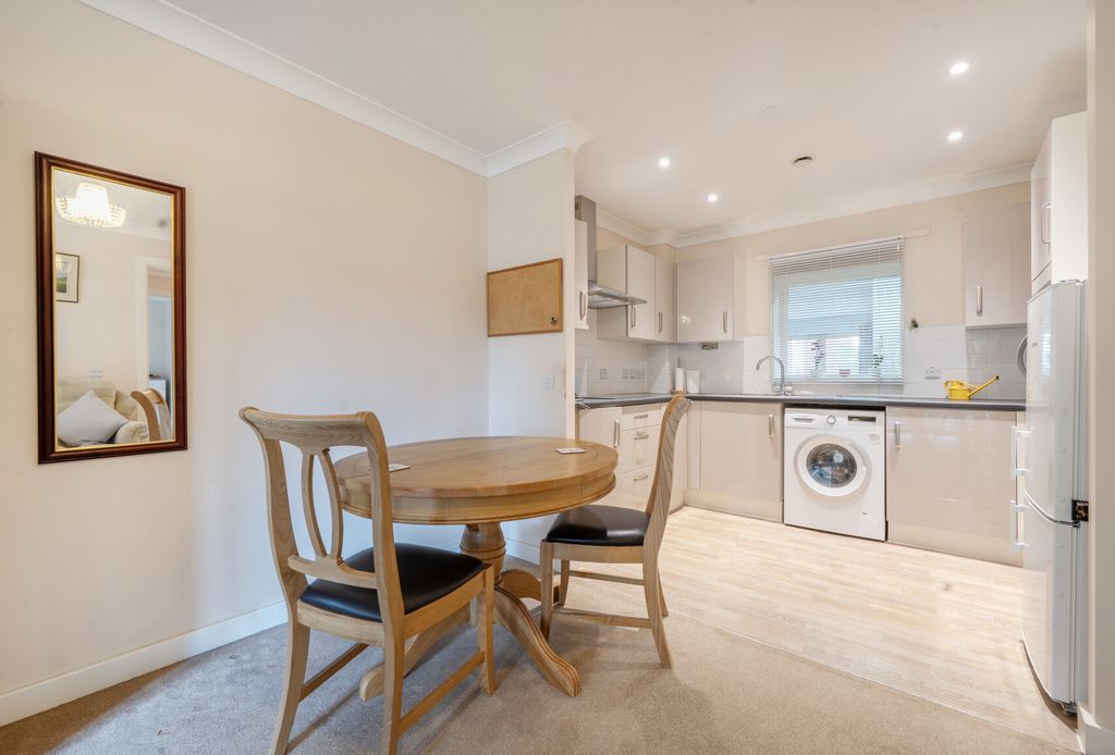 Additional image 12 of 2 bed flat for saleFernleigh, Buttercross Lane, Witney, Oxfordshire OX28