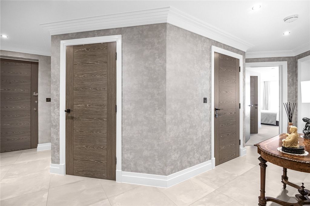 Additional image 4 of 2 bed flat for saleCamlet Way, Hadley Wood EN4