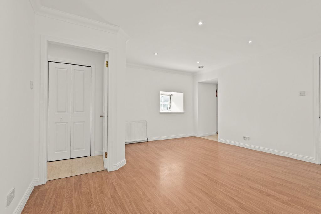 Additional image 7 of 2 bed flat for saleHunter Street, Auchterarder PH3
