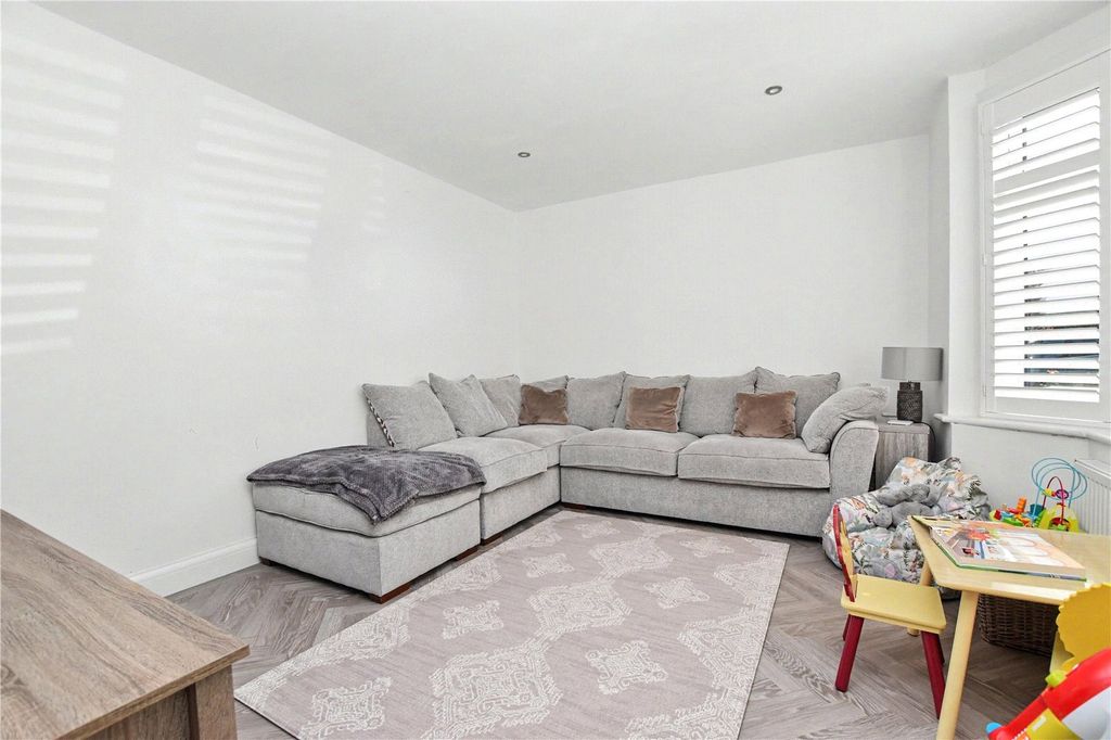 Additional image 4 of 4 bed semi-detached house for saleHaslemere Road, Bexleyheath DA7