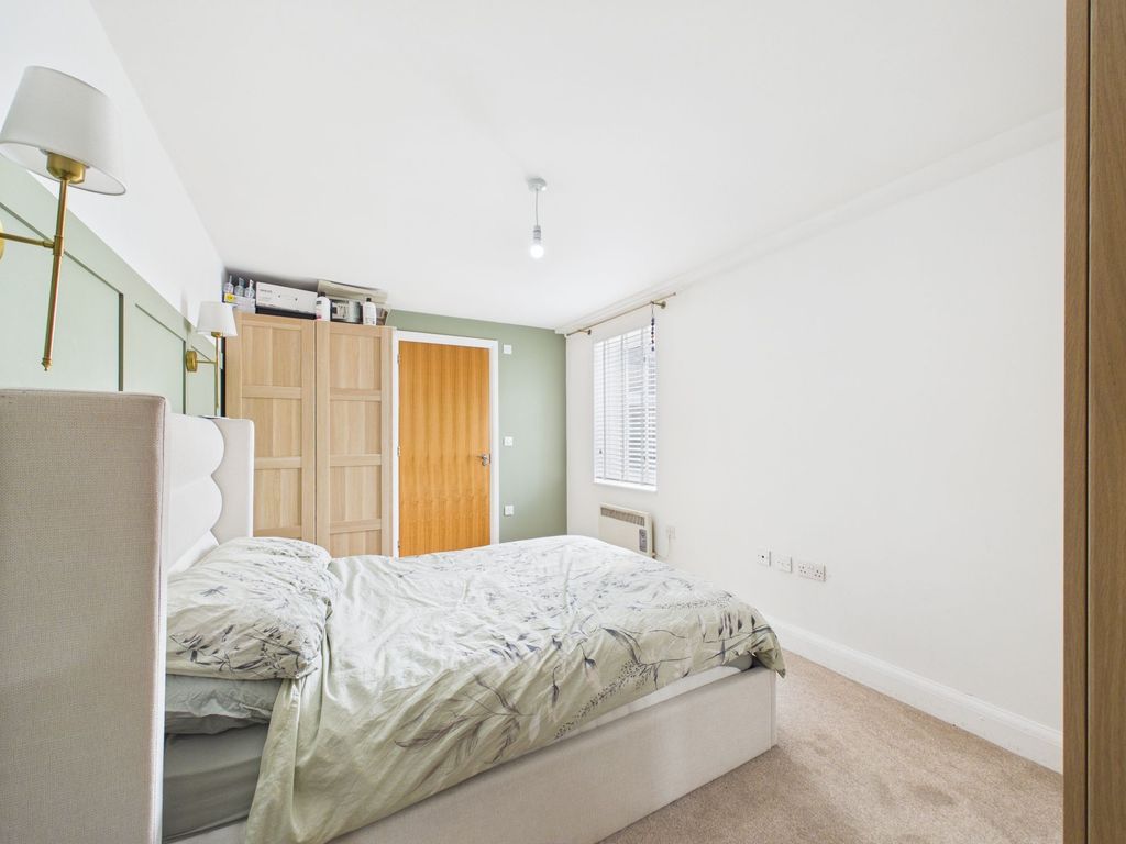 Additional image 9 of 2 bed flat for saleLambeth Court, Lambeth Road SS7