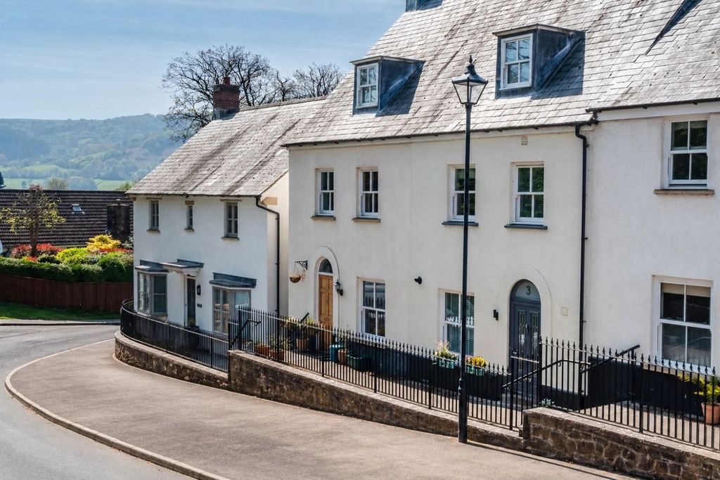 4 bed town house for saleMaes Y Llarwydd, Abergavenny NP7