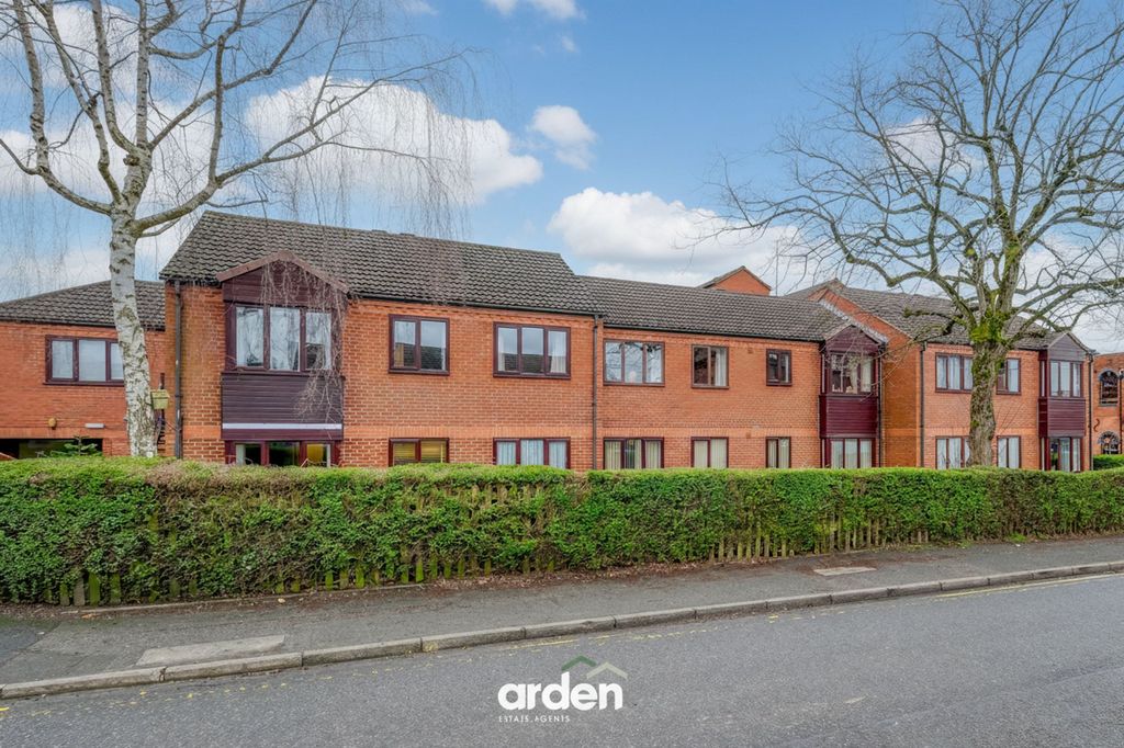 2 bed flat for saleForegate Street, Astwood Bank B96