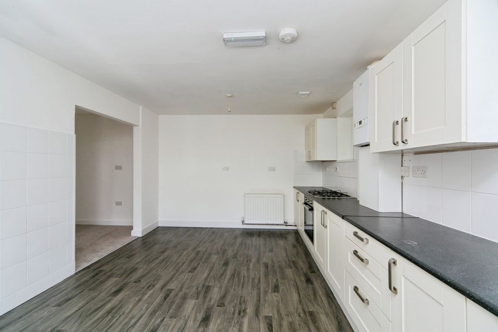 Additional image 3 of 3 bed flat for saleMostyn Road, Colwyn Bay, Conwy LL29