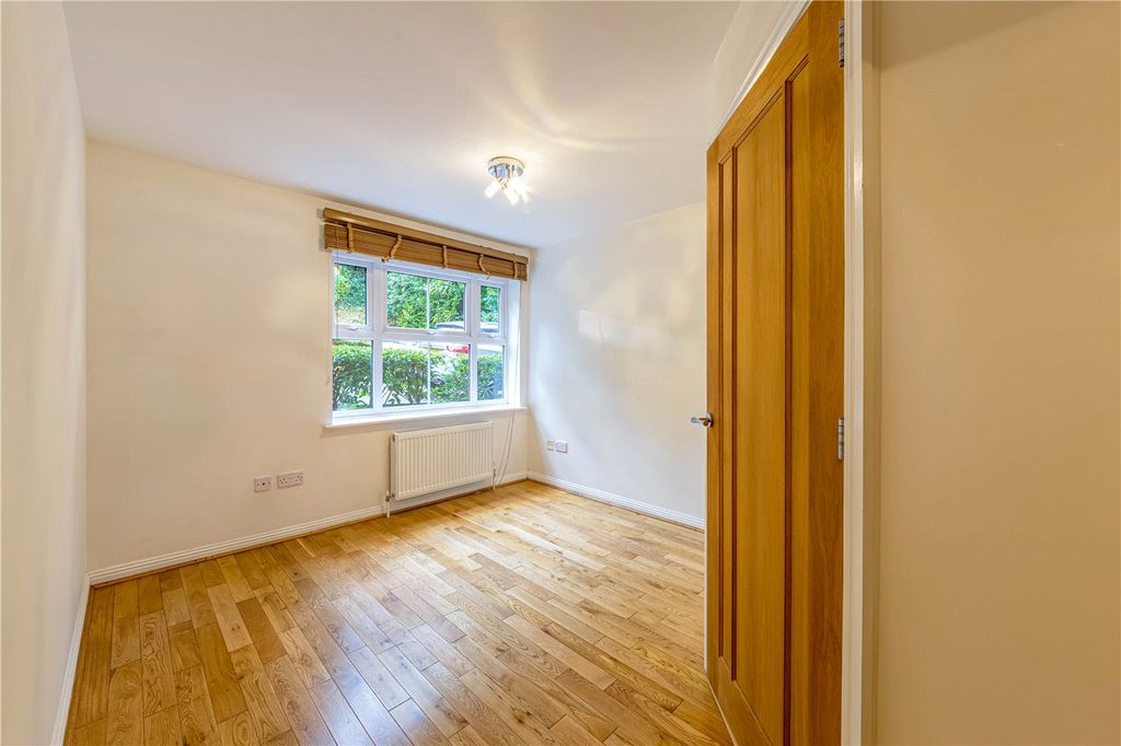 Additional image 8 of 2 bed flat for saleChesham Road, Berkhamsted HP4