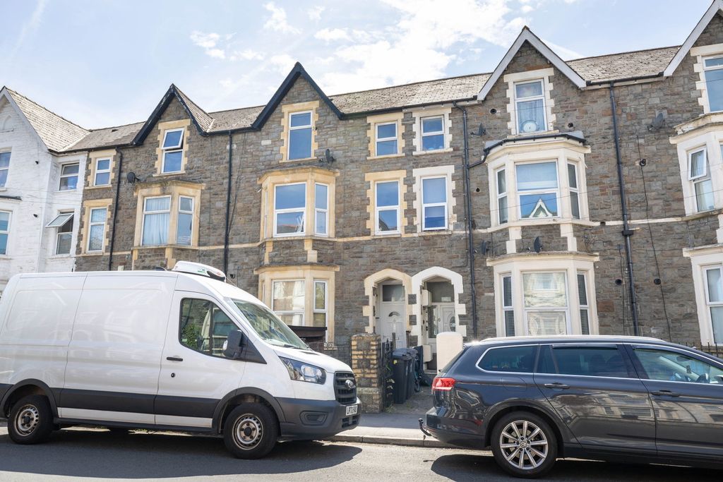 1 bed flat for salePiercefield Place, Adamsdown, Cardiff CF24
