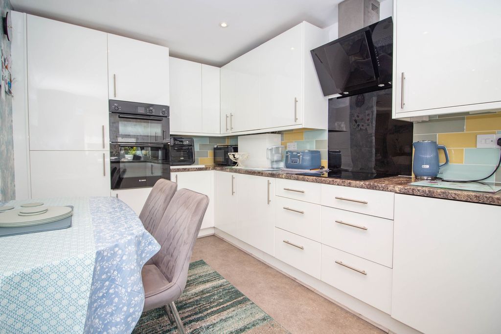 Additional image 5 of 3 bed semi-detached bungalow for saleHarrow Way, Carpenders Park, Watford WD19