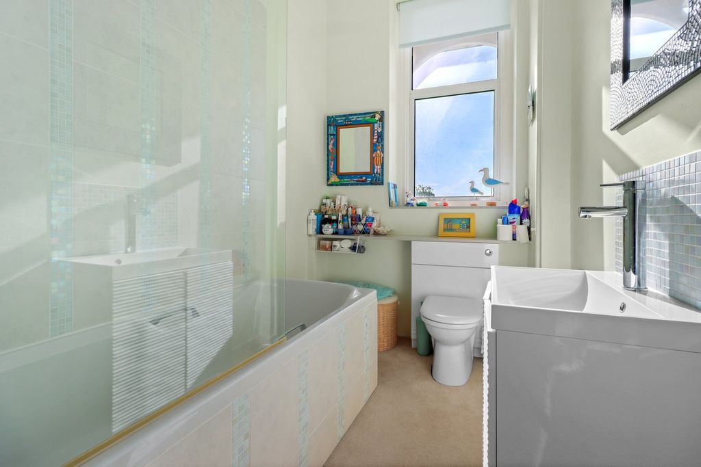 Additional image 7 of 4 bed flat for saleKnole Road, Bexhill-On-Sea TN40