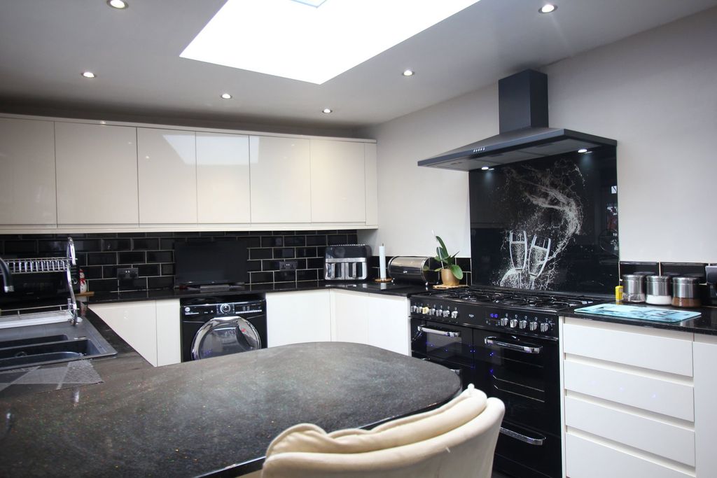 Additional image 7 of 3 bed bungalow for saleSecond Avenue, Caerphilly CF83