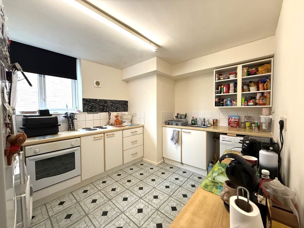 Additional image 2 of 2 bed flat for saleThe Tower Centre Alvescot Road, Carterton, Oxfordshire OX18