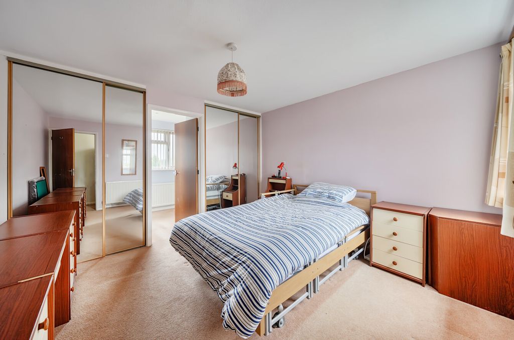 Additional image 6 of 4 bed detached house for saleBalmoral Close, Alton, Hampshire GU34