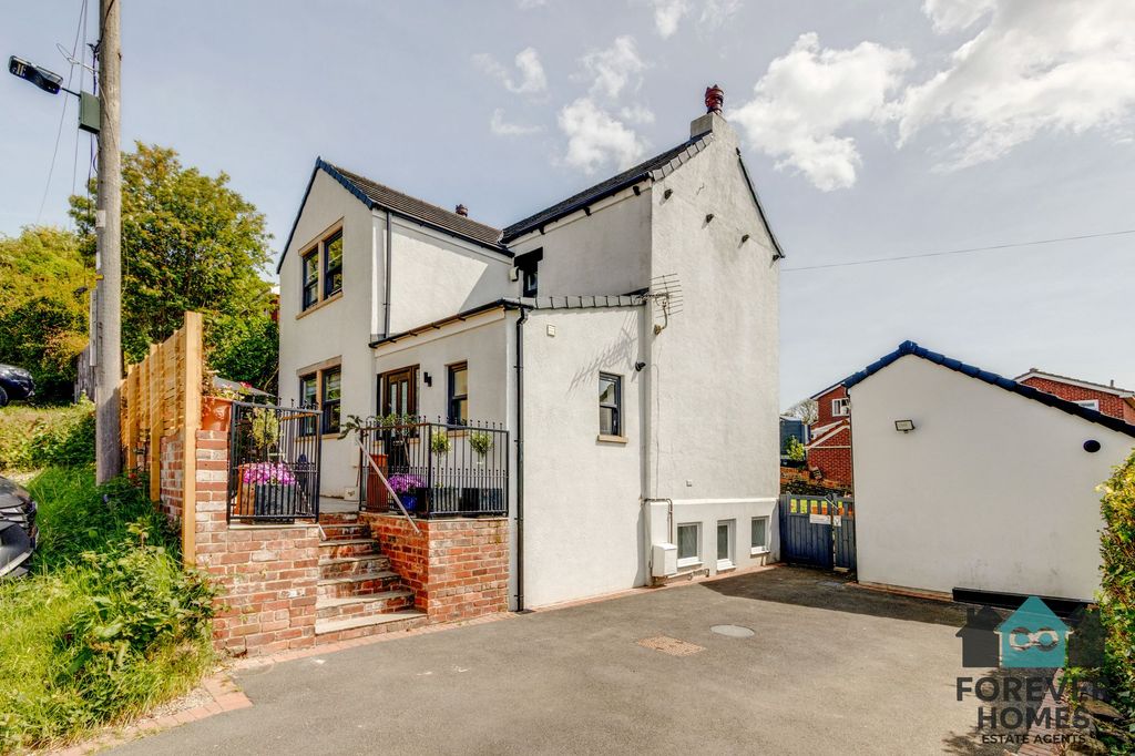 4 bed detached house for saleNew Road, Staincross S75