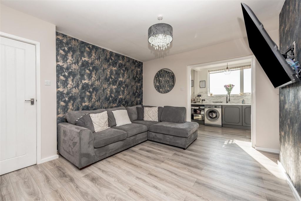 Additional image 2 of 3 bed town house for saleHighfield Close, Leeds LS12