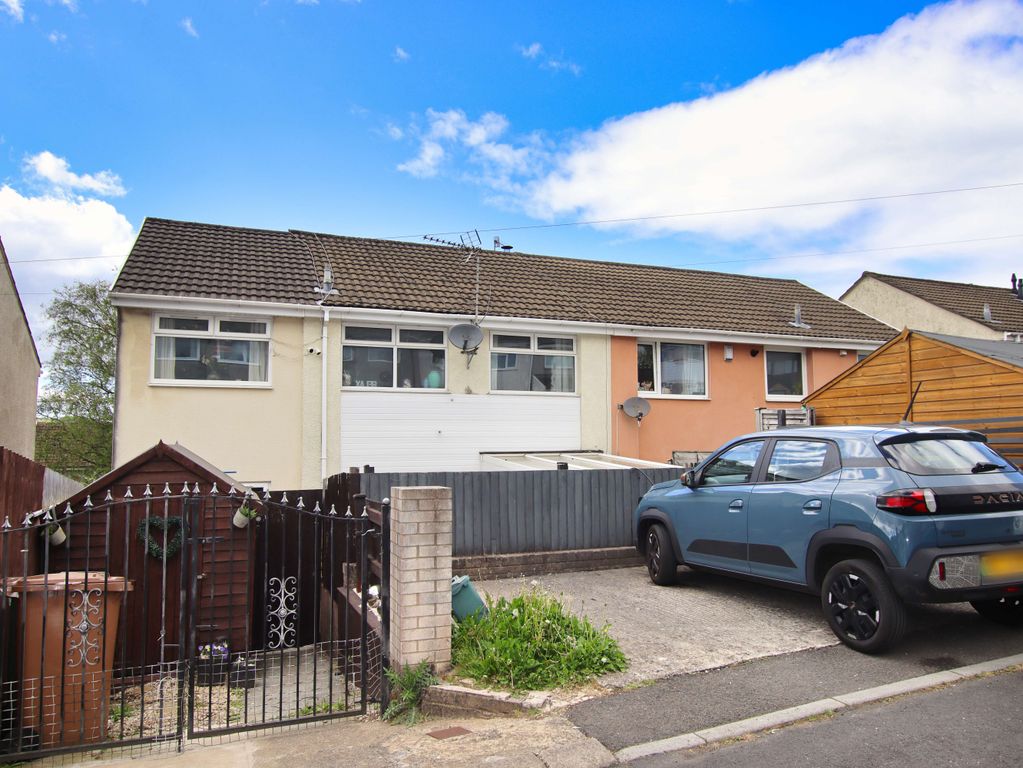 4 bed semi-detached house for saleSt. Annes Gardens, Maesycwmmer CF82