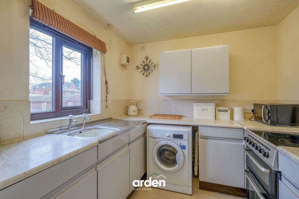 Additional image 3 of 2 bed flat for saleForegate Street, Astwood Bank B96