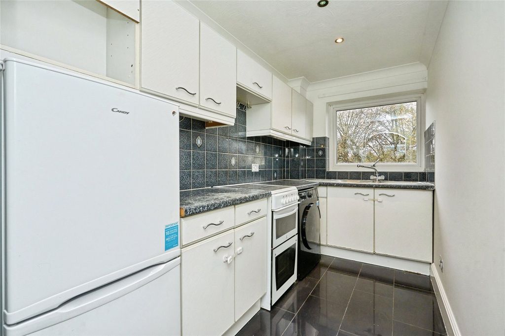Additional image 4 of 1 bed flat for saleThe Warren, Sandown, Isle Of Wight PO36