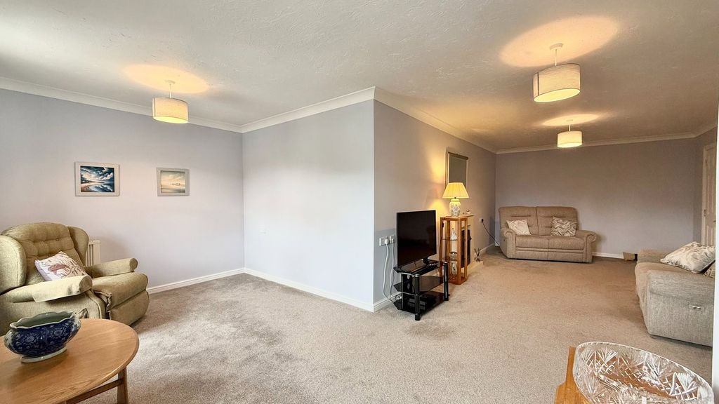 Additional image 11 of 2 bed flat for saleFlat 64, 11 Clachnaharry Road, Inverness IV3