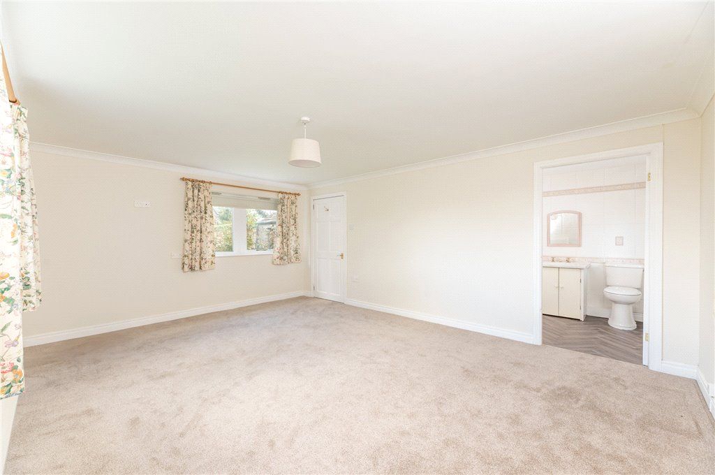 2 bed bungalow for saleSconce Lane, High Eldwick, Bingley, West Yorkshire BD16 photo 5