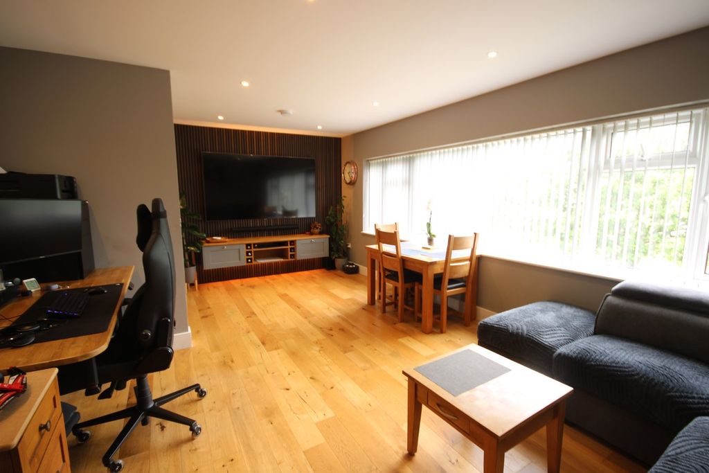 Additional image 5 of 2 bed flat for saleElizabeth Close, St Brelade JE3