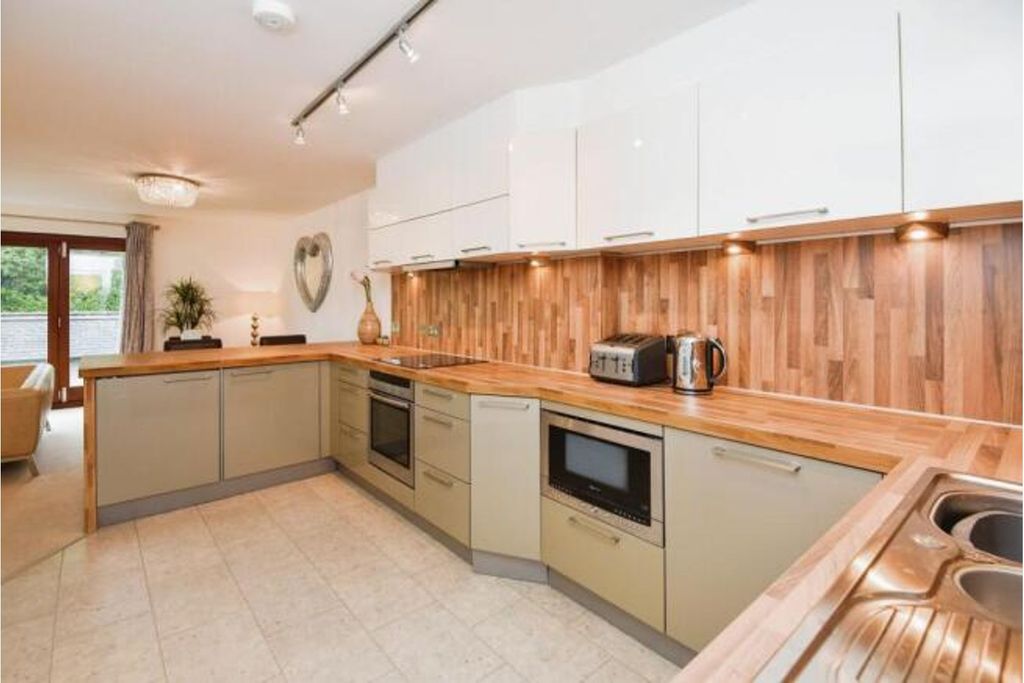 Additional image 4 of 2 bed flat for saleBirthwaite Road, Windermere LA23