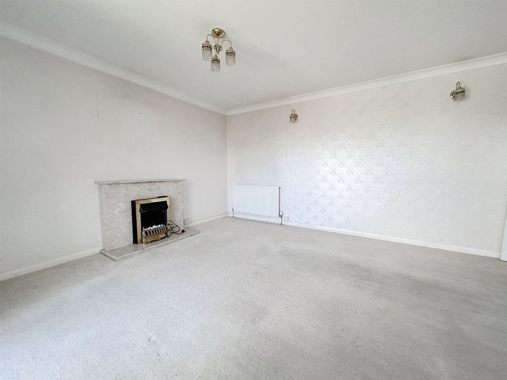 Additional image 3 of 2 bed flat for saleBuckhurst Road, Bexhill-On-Sea TN40