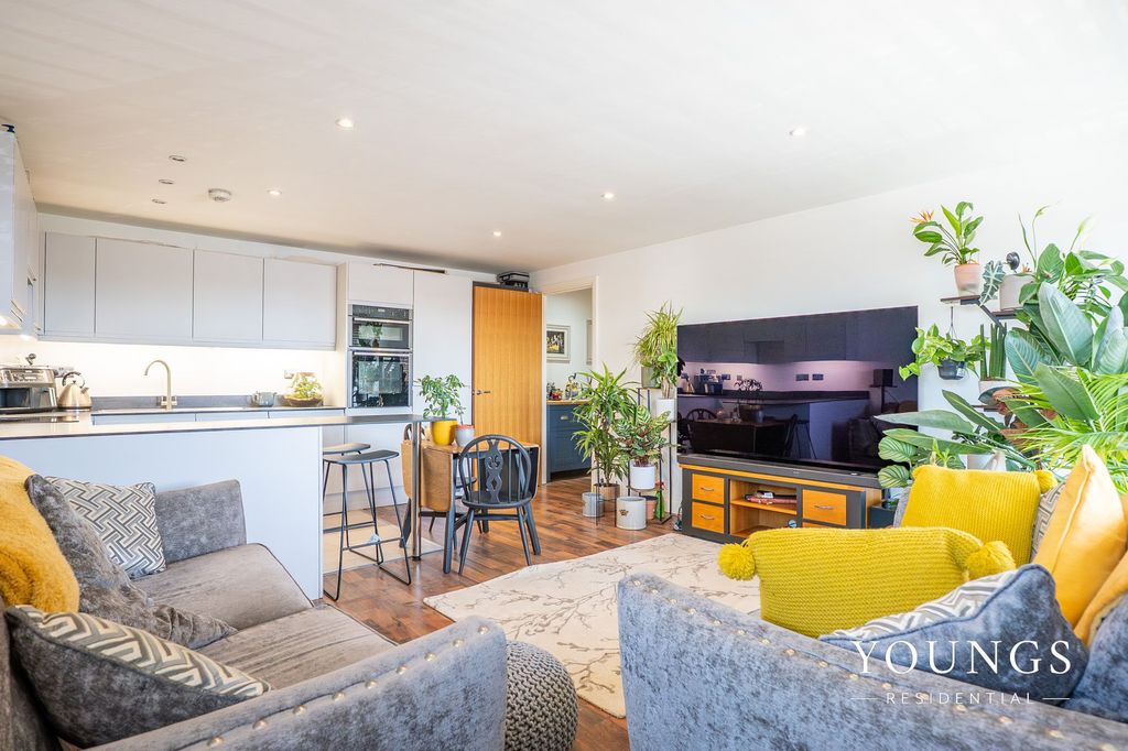 Additional image 6 of 2 bed flat for saleLambeth Road, Lambeth Court Lambeth Road SS7