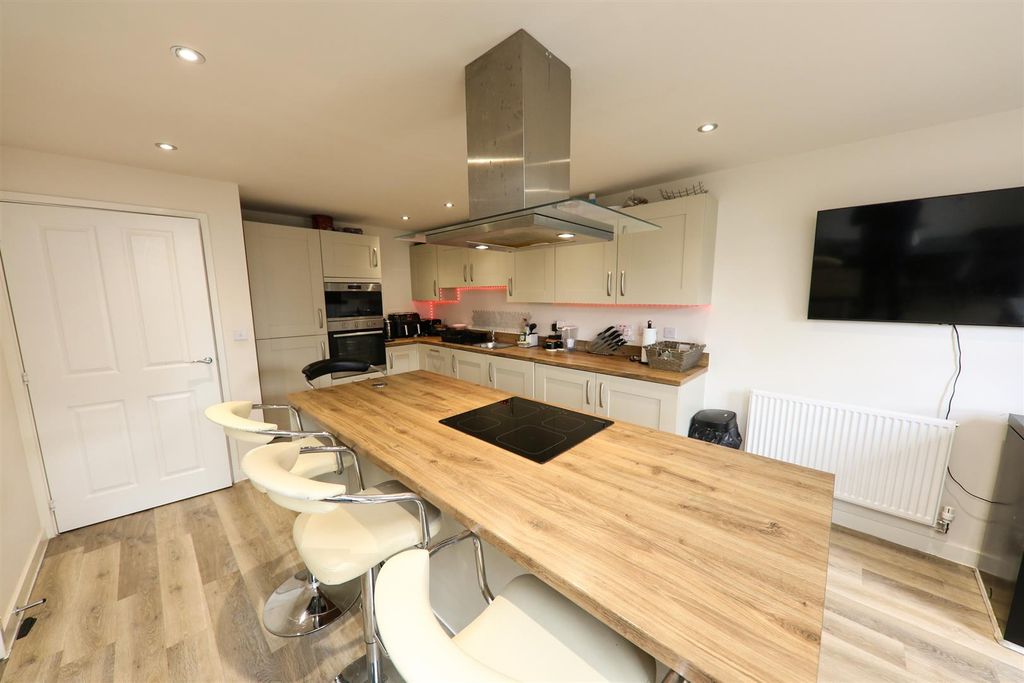 Additional image 8 of 4 bed town house for saleLakeside Boulevard, Lakeside, Doncaster DN4