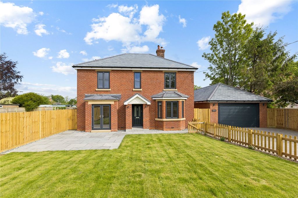4 bed detached house for saleSouth Road, Alresford, Hampshire SO24