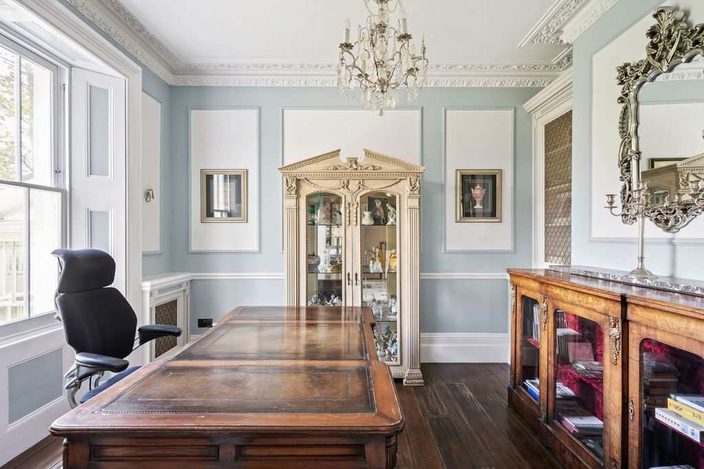 Additional image 14 of 6 bed detached house for saleChurchfields, Broxbourne EN10