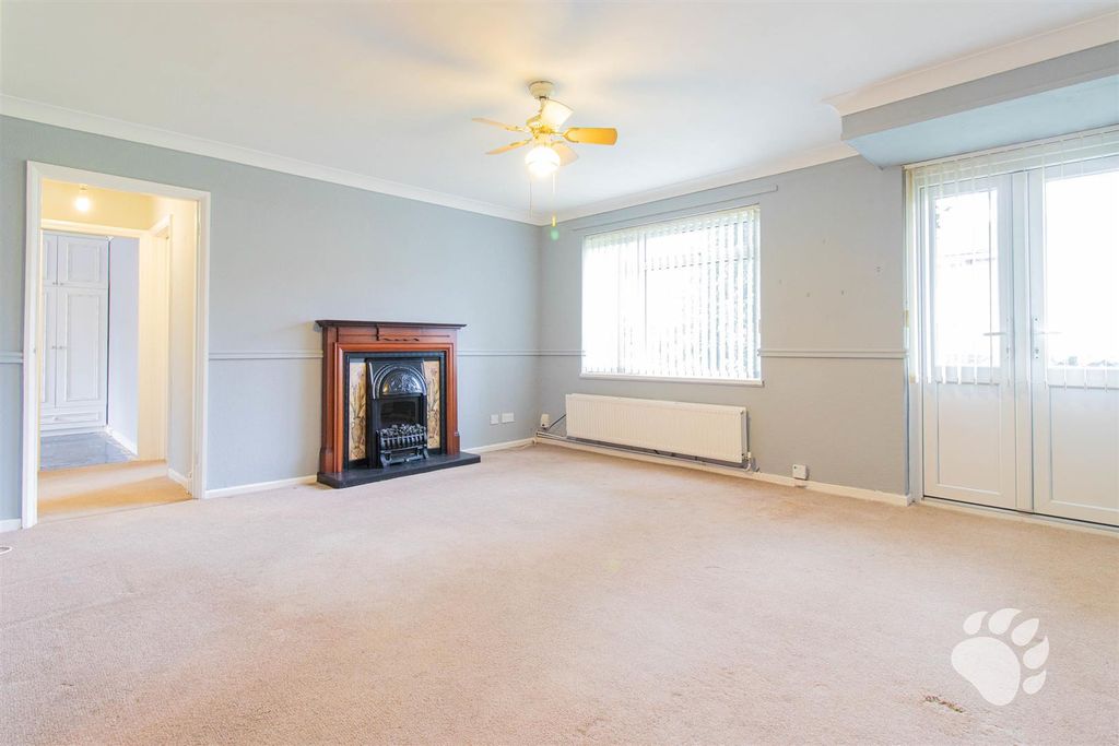 Additional image 3 of 2 bed flat for saleLong Gages, Basildon SS14