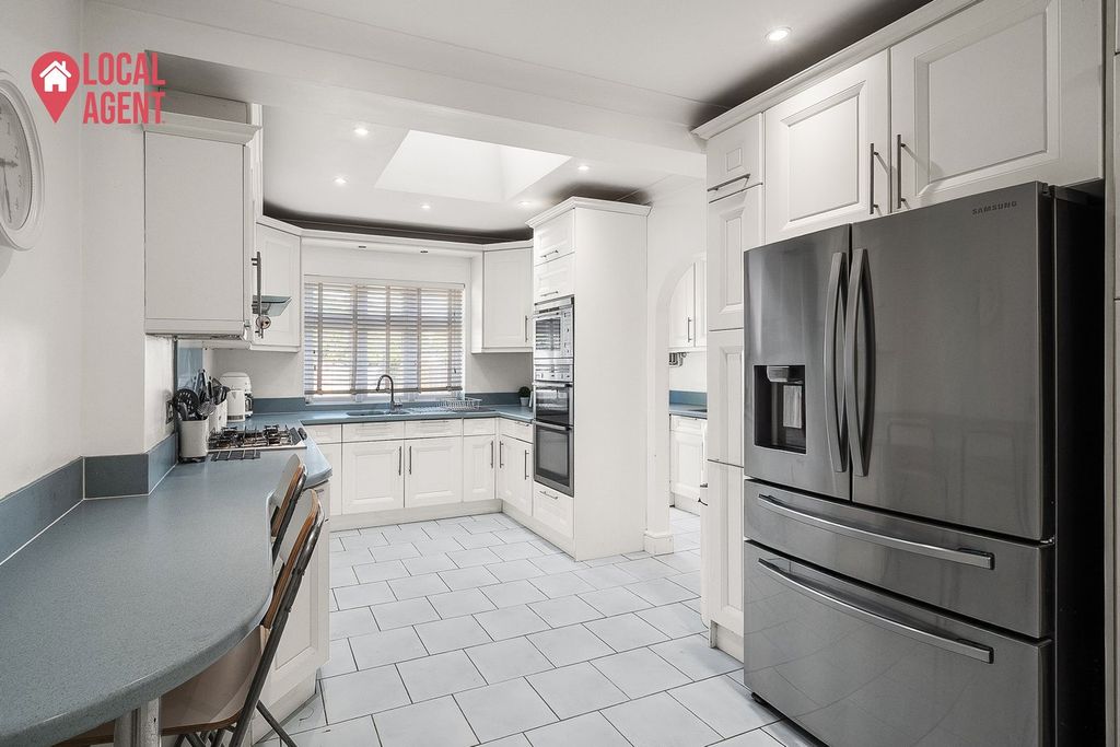Additional image 2 of 5 bed semi-detached house for saleLansdowne Avenue, Bexleyheath DA7