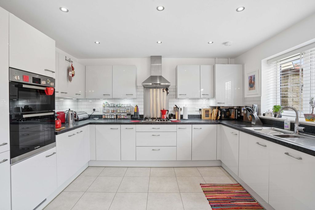 Additional image 4 of 3 bed semi-detached house for saleShergold Road, Bampton OX18