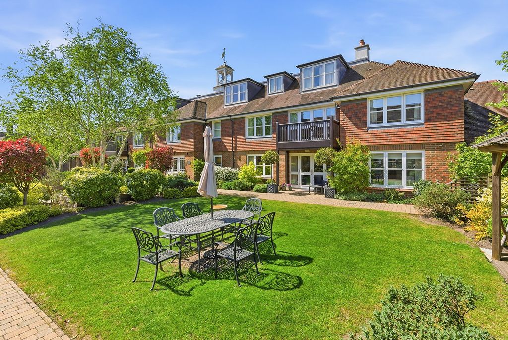 Additional image 11 of 2 bed flat for saleSt. Marys Court, Beaconsfield, Buckinghamshire HP9