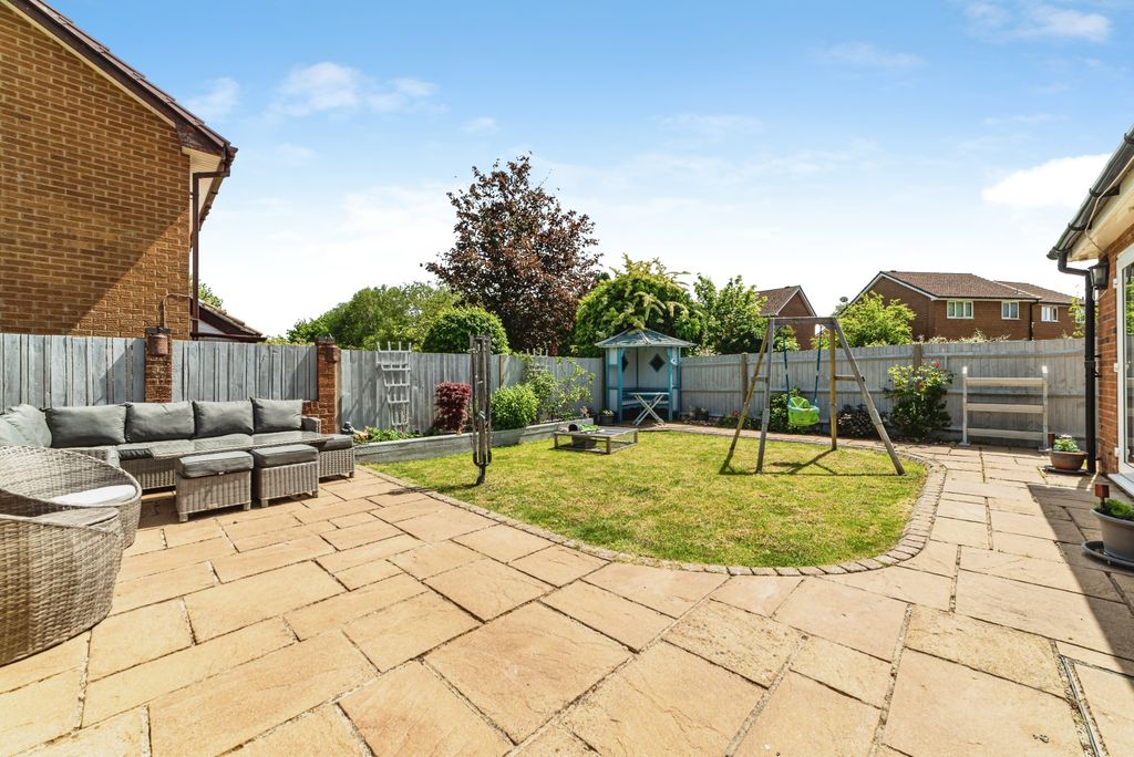 Additional image 27 of 4 bed detached house for saleSandpiper Way, Basingstoke RG22