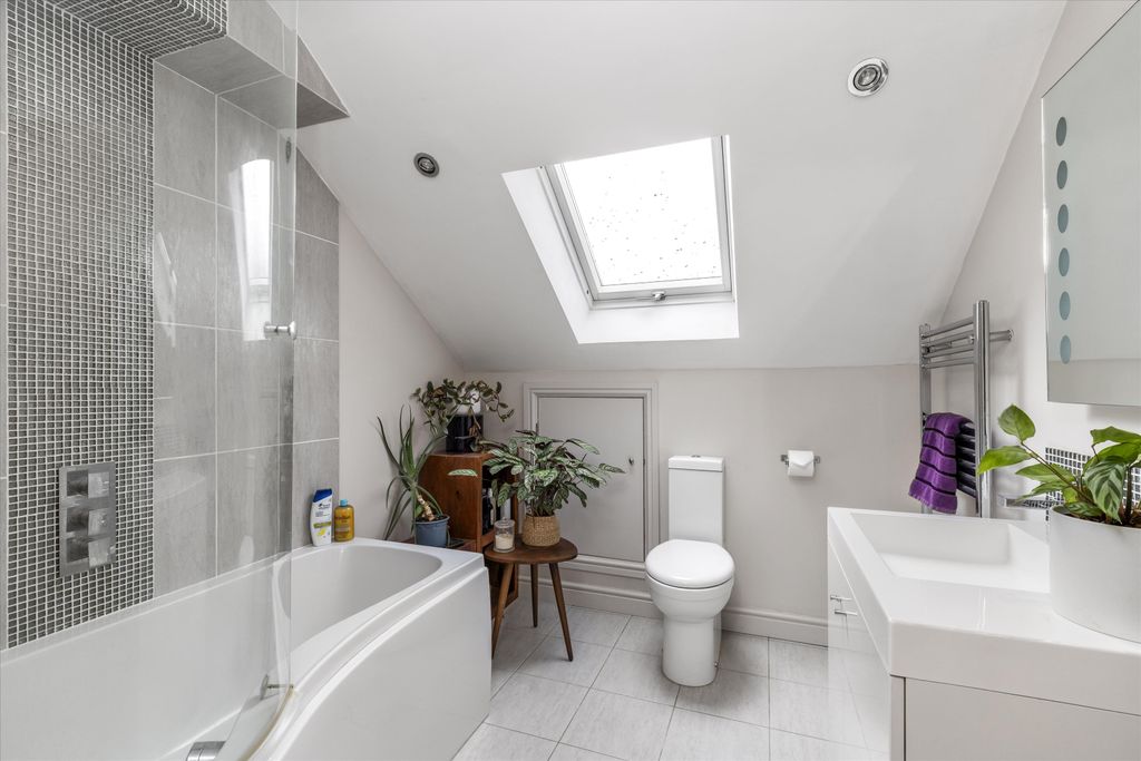 Additional image 13 of 5 bed detached house for saleNewnham Lane, Old Basing, Basingstoke, Hampshire RG24