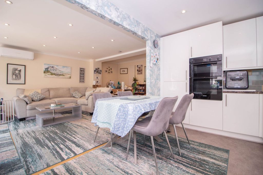 Additional image 6 of 3 bed semi-detached bungalow for saleHarrow Way, Carpenders Park, Watford WD19