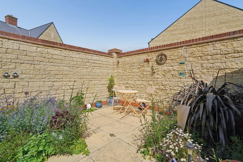 Additional image 16 of 3 bed semi-detached house for saleShergold Road, Bampton OX18