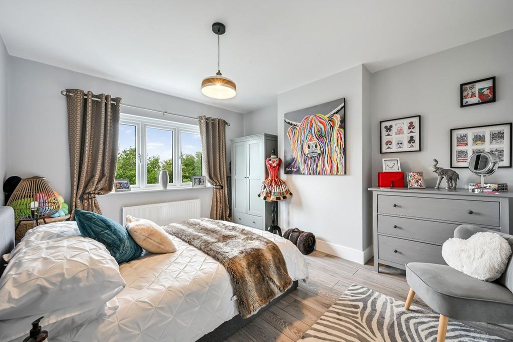 Additional image 13 of 4 bed property for saleSandersfield Road, Banstead SM7