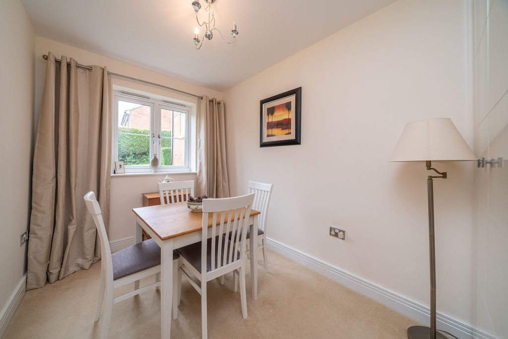 Additional image 7 of 2 bed flat for saleChesham Road, Berkhamsted HP4