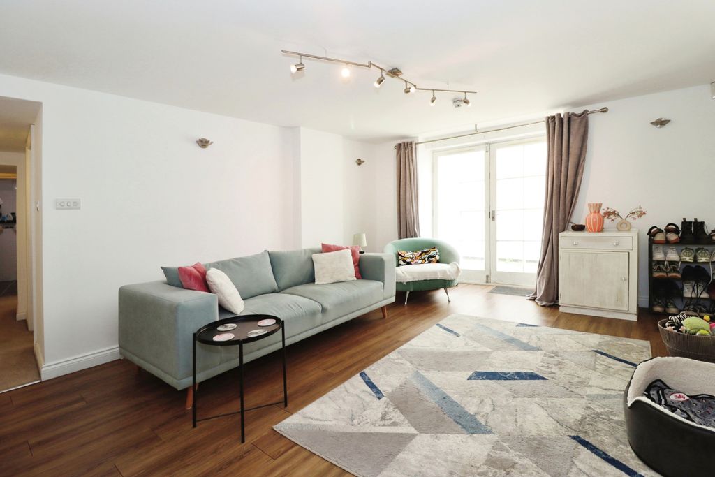 Additional image 5 of 2 bed flat for saleLong Street, Dursley, Gloucestershire GL11
