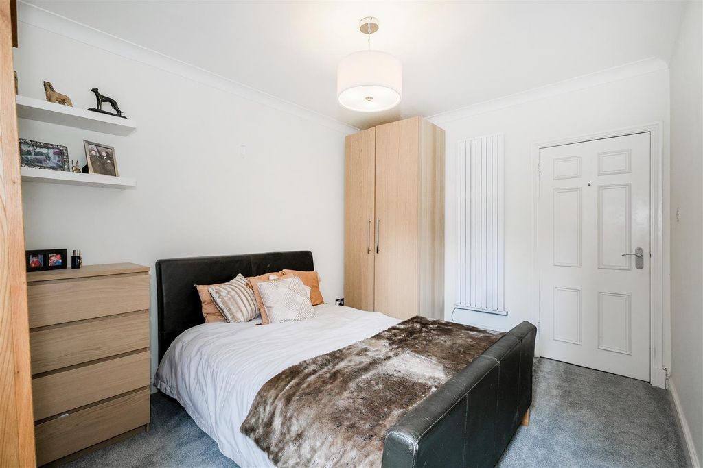 Additional image 19 of 2 bed flat for saleEpping New Road, Buckhurst Hill IG9