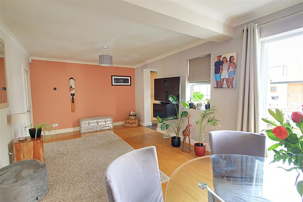 Additional image 17 of 4 bed property for saleAdrian Road, Abbots Langley WD5