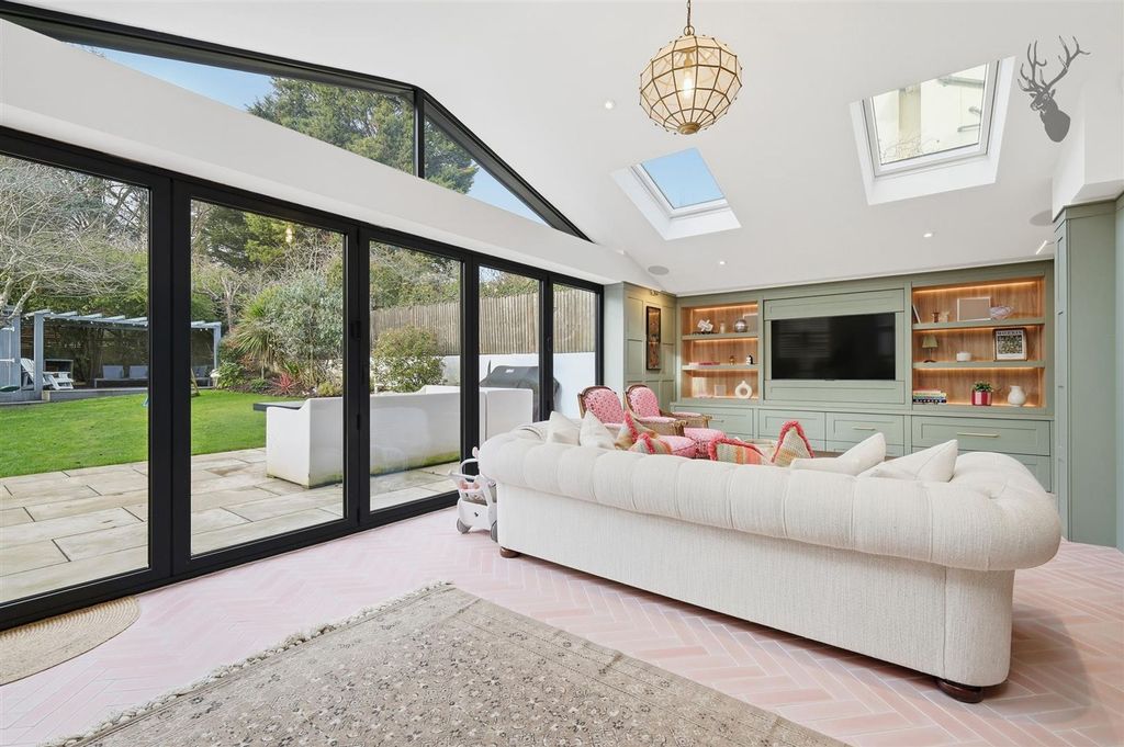 Additional image 14 of 4 bed detached house for saleRussell Road, Buckhurst Hill IG9