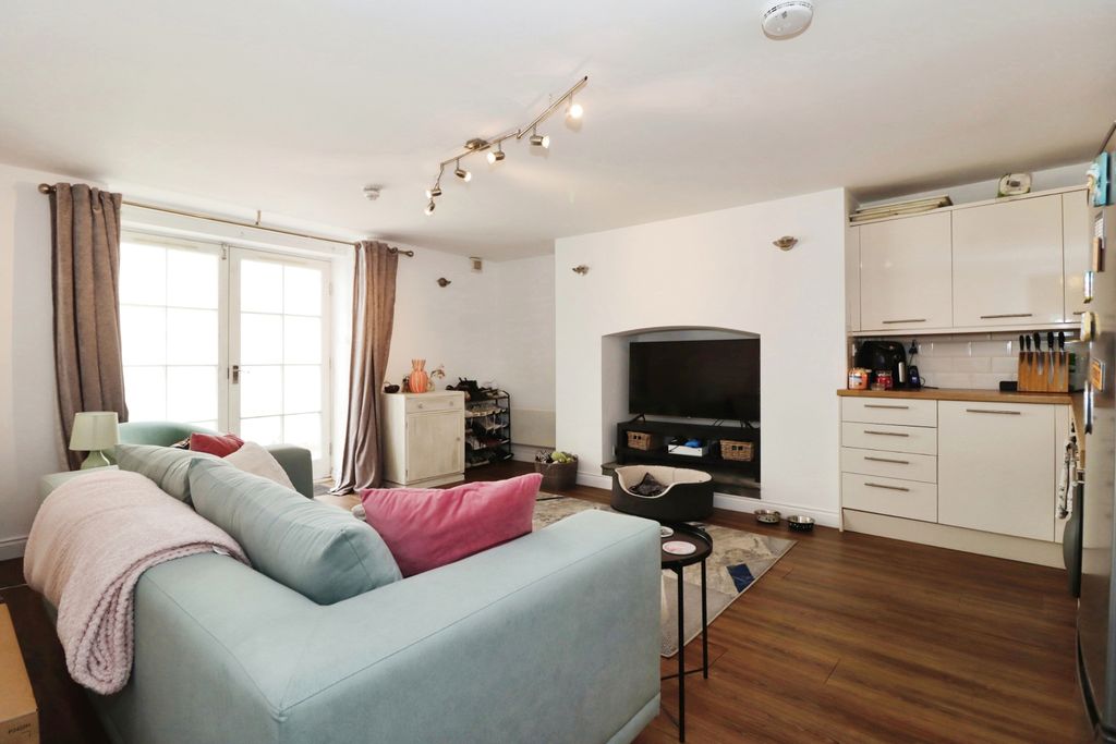 Additional image 7 of 2 bed flat for saleLong Street, Dursley, Gloucestershire GL11