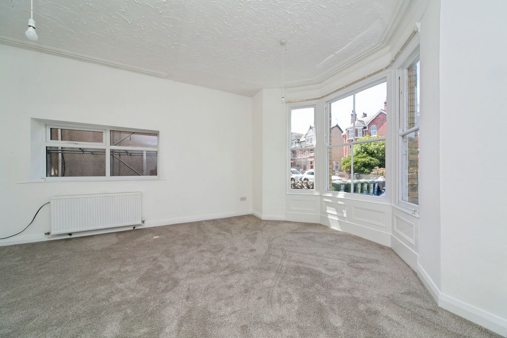 Additional image 2 of 3 bed flat for saleMostyn Road, Colwyn Bay, Conwy LL29