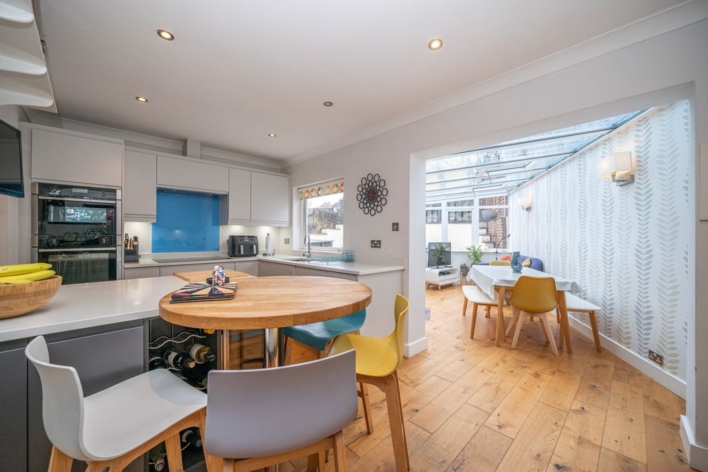 Additional image 5 of 4 bed semi-detached house for saleWoodlands Avenue, Berkhamsted HP4