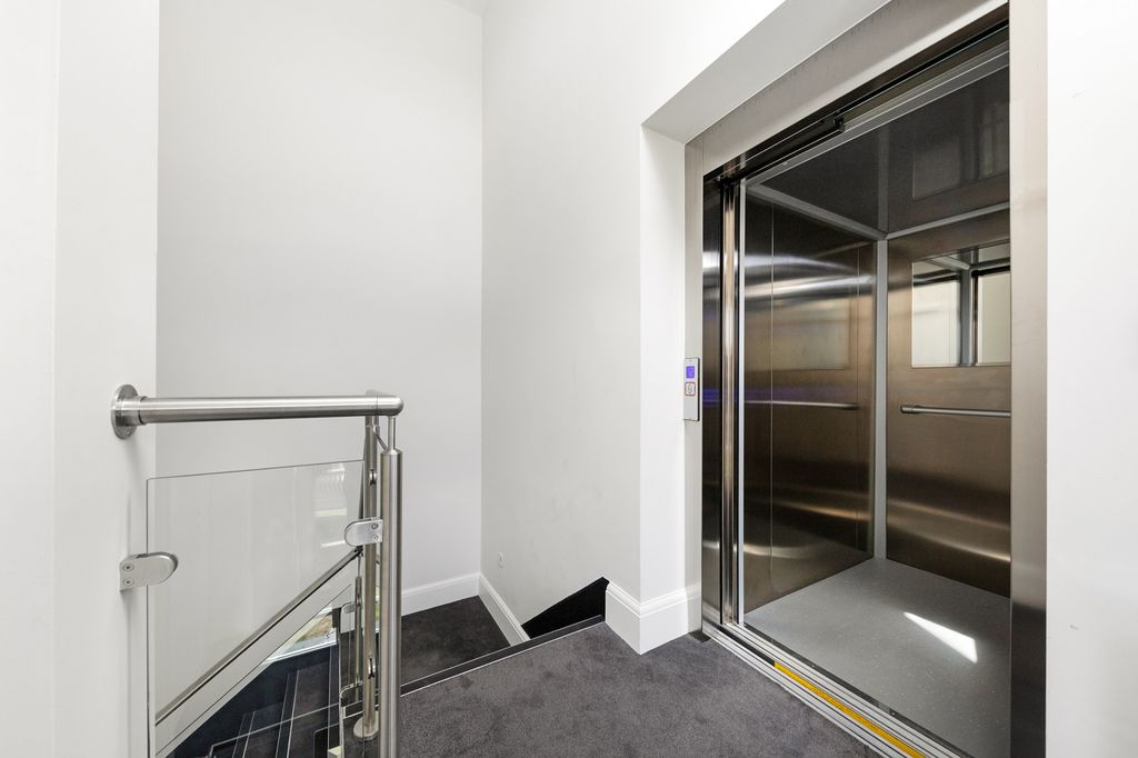 Additional image 12 of 3 bed flat for saleWoodlands Road, Bromley BR1