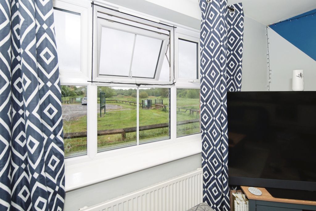 2 bed flat for saleDamselfly Court, Nuneaton CV10