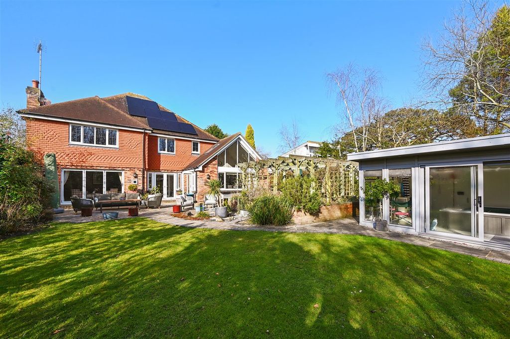 Additional image 9 of 4 bed detached house for saleClavering Walk, Cooden, Bexhill-On-Sea TN39